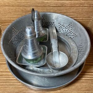 Vintage Lot- 6 Piece Aluminum Kitchen Items Colander, Strainer, Plate, Shakers